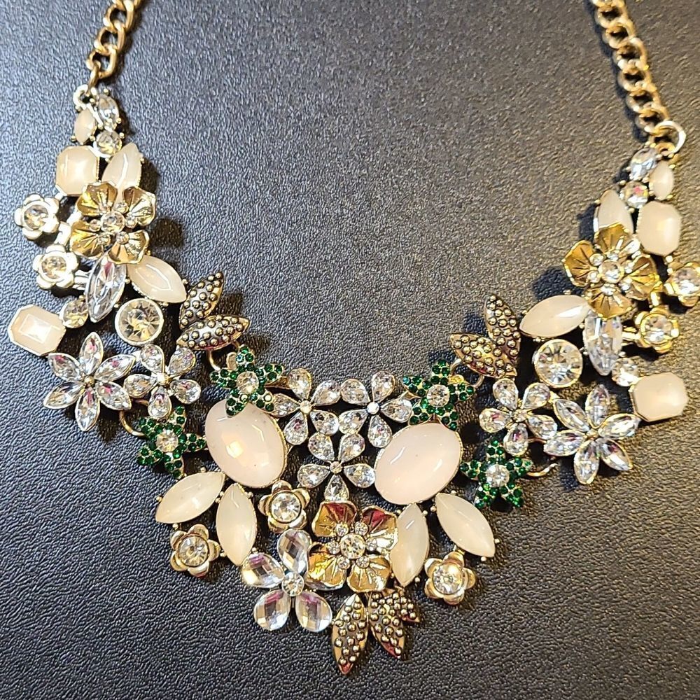 Statement FSmiling Floral Necklace in vintage Gold with rhinestone accents. - Picture 4 of 4